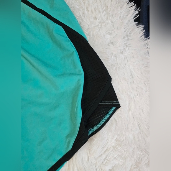 Under Armour Women's Teal and Black Athletic Shorts Size 2x - Picture 3 of 9